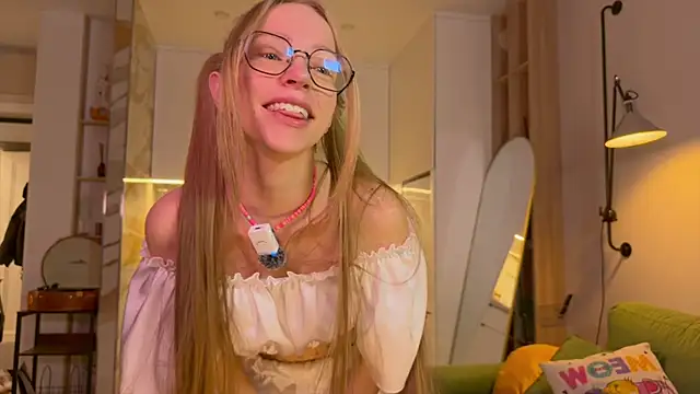 BritaKiss online show from 04/15/26, 03:02