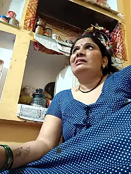 Snapshot of Rakhi99x chatting on 09/13/25, 04:18 Rakhi99x online show from 09/13/25, 04:18