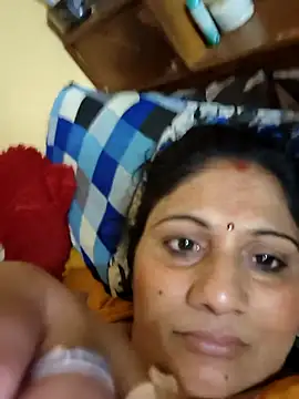 Snapshot of Rakhi99x chatting on 09/15/25, 01:16 Rakhi99x online show from 09/15/25, 01:16