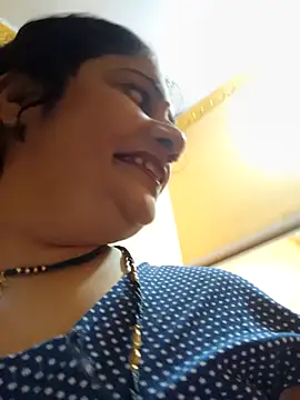 Snapshot of Rakhi99x chatting on 09/30/25, 04:06 Rakhi99x online show from 09/30/25, 04:06