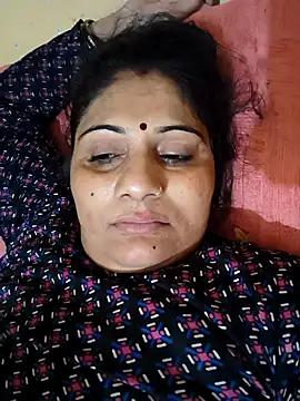 Snapshot of Rakhi99x chatting on 10/02/25, 01:12 Rakhi99x online show from 10/02/25, 01:12
