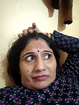 Snapshot of Rakhi99x chatting on 10/05/25, 05:11 Rakhi99x online show from 10/05/25, 05:11
