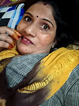 Snapshot of Rakhi99x chatting on 10/12/25, 09:08 Rakhi99x online show from 10/12/25, 09:08