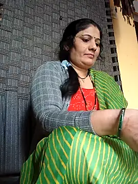 Snapshot of Rakhi99x chatting on 10/15/25, 02:44 Rakhi99x online show from 10/15/25, 02:44