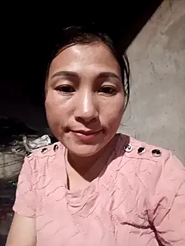 Snapshot of YAYAA-502 chatting on 11/08/25, 11:43 YAYAA-502 online show from 11/08/25, 11:43