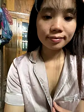 Ngoc-bbi online show from 10/28/25, 01:42
