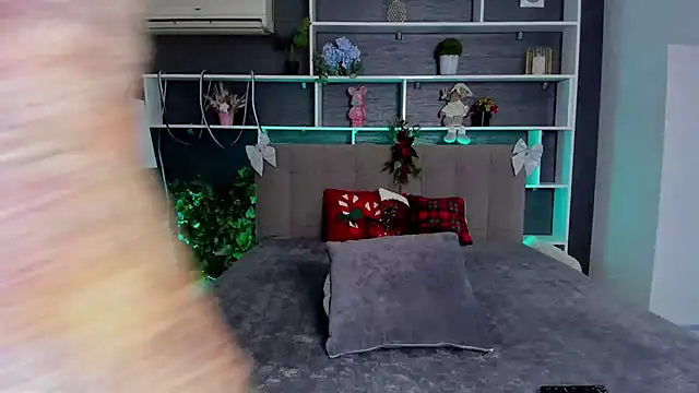 SabrinaSharm online show from 12/18/25, 01:06