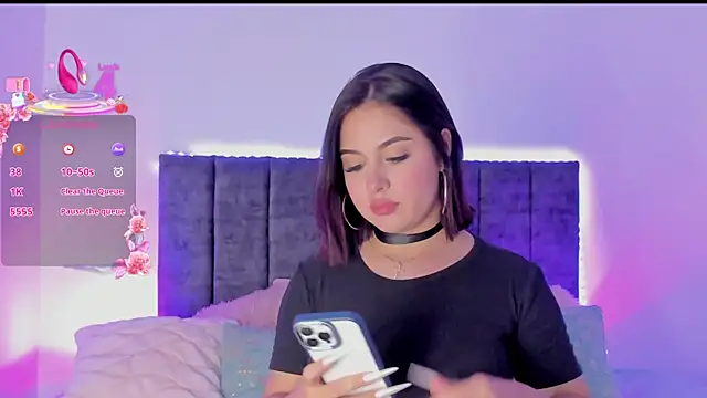 Snapshot of AnaLevii chatting on 09/15/25, 12:54 AnaLevii online show from 09/15/25, 12:54