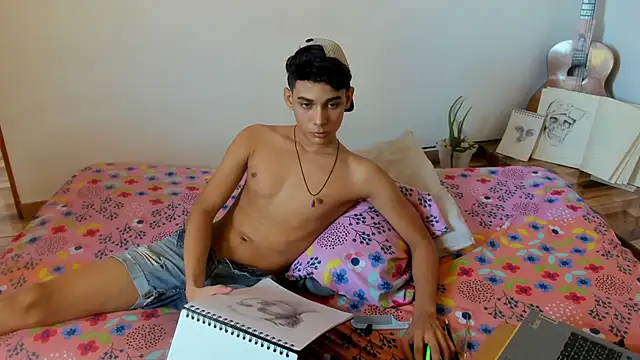 Snapshot of AliottTwink chatting on 10/28/25, 08:22 AliottTwink online show from 10/28/25, 08:22