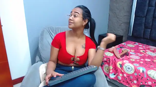 Snapshot of sanabeltits202cl chatting on 10/12/25, 03:05 sanabeltits202cl online show from 10/12/25, 03:05