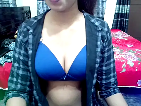 Snapshot of blackpori chatting on 11/24/25, 02:00 blackpori online show from 11/24/25, 02:00