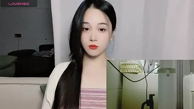 woaiqinqin online show from 10/23/25, 03:33