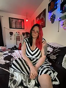 voorheesgirl online show from 04/17/26, 07:39