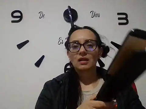 sarita star online show from 11/28/25, 10:23