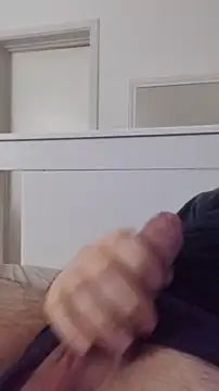 Snapshot of NewJoiner chatting on 02/16/26, 09:11 NewJoiner online show from 02/16/26, 09:11