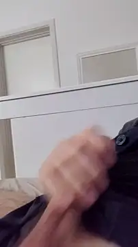 Snapshot of NewJoiner chatting on 02/20/26, 06:30 NewJoiner online show from 02/20/26, 06:30