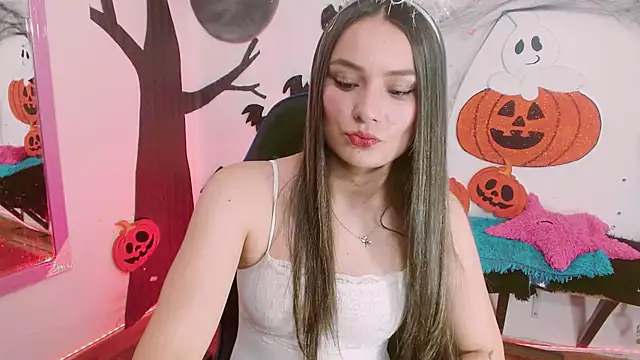 Snapshot of danna_888 chatting on 10/23/25, 07:12 danna 888 online show from 10/23/25, 07:12