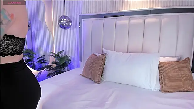 MariathLittle online show from 11/18/25, 05:39