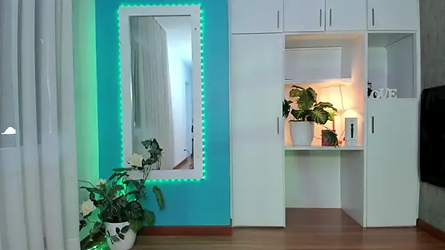 MilenaCrown online show from 02/06/26, 08:56