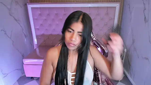 Snapshot of Victoria_b_ chatting on 10/03/25, 07:55 Victoria b online show from 10/03/25, 07:55