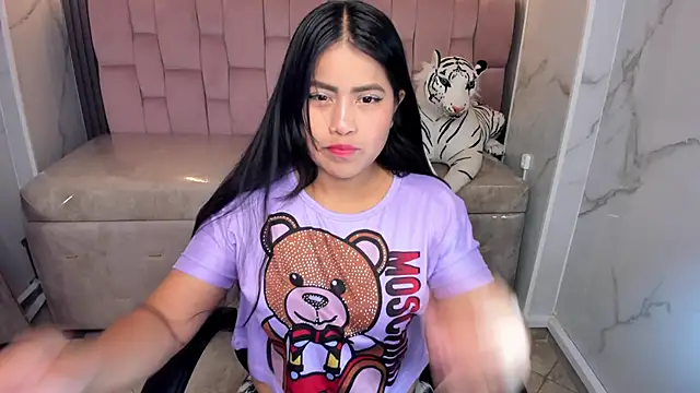 Snapshot of Victoria_b_ chatting on 10/09/25, 12:36 Victoria b online show from 10/09/25, 12:36