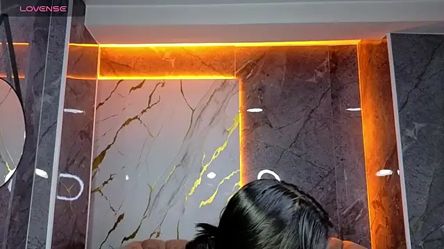 Snapshot of Victoria_b_ chatting on 10/27/25, 07:51 Victoria b online show from 10/27/25, 07:51