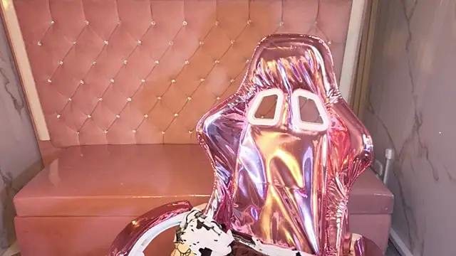 Snapshot of Victoria_b_ chatting on 11/01/25, 08:11 Victoria b online show from 11/01/25, 08:11