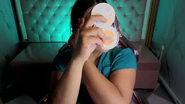 Snapshot of Victoria_b_ chatting on 11/14/25, 07:56 Victoria b online show from 11/14/25, 07:56