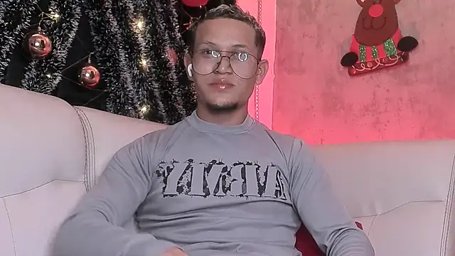 Snapshot of Manuel_FPG chatting on 01/06/26, 02:15 Manuel FPG online show from 01/06/26, 02:15