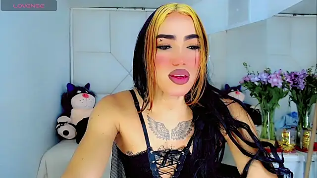 Snapshot of KatyuscaSubmissive chatting on 11/13/25, 07:35 KatyuscaSubmissive online show from 11/13/25, 07:35