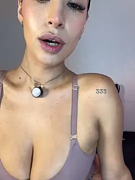 luvely online show from 12/01/25, 01:38