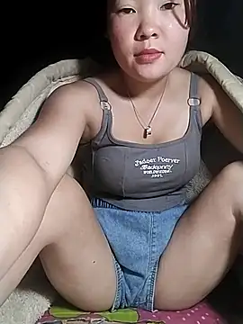 lylylove online show from 06/18/26, 01:39