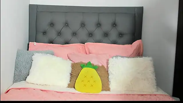 ImSofia222  online show from 03/06/26, 11:12