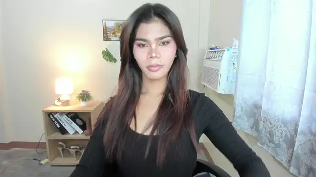 Snapshot of dianne_swift chatting on 10/22/25, 03:51 dianne swift online show from 10/22/25, 03:51