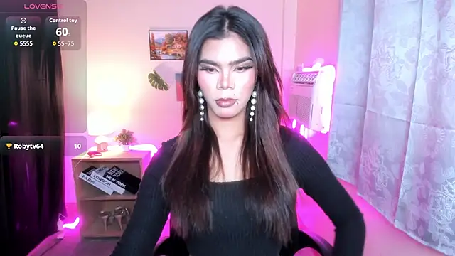 Snapshot of dianne_swift chatting on 11/03/25, 01:34 dianne swift online show from 11/03/25, 01:34