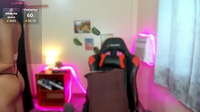 Snapshot of dianne_swift chatting on 12/01/25, 02:38 dianne swift online show from 12/01/25, 02:38