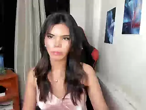 Snapshot of dianne_swift chatting on 06/15/26, 10:34 dianne swift online show from 06/15/26, 10:34