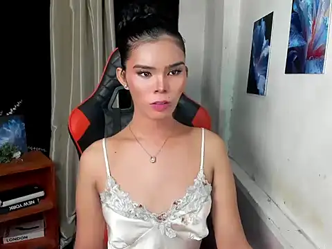Snapshot of dianne_swift chatting on 06/25/26, 12:31 dianne swift online show from 06/25/26, 12:31