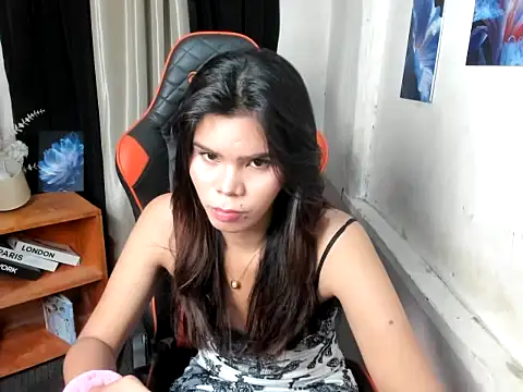 Snapshot of dianne_swift chatting on 07/16/26, 12:44 dianne swift online show from 07/16/26, 12:44