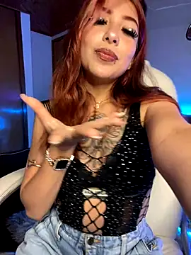 Snapshot of Sara_pink18 chatting on 10/12/25, 03:49 Sara pink18 online show from 10/12/25, 03:49