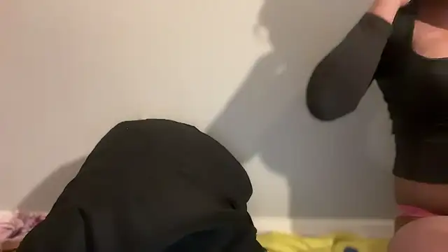 Snapshot of iamvalerixxx chatting on 09/17/25, 06:09 iamvalerixxx online show from 09/17/25, 06:09