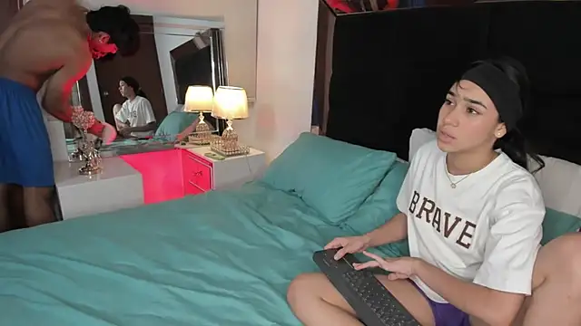 Snapshot of Kylie_Patrick chatting on 09/12/25, 01:06 Kylie Patrick online show from 09/12/25, 01:06