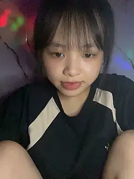 Snapshot of candy___123 chatting on 10/04/25, 02:48 candy   123 online show from 10/04/25, 02:48