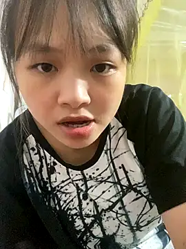 Snapshot of candy___123 chatting on 10/05/25, 12:47 candy   123 online show from 10/05/25, 12:47