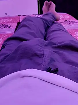 Snapshot of urs_samm chatting on 09/24/25, 10:07 urs samm online show from 09/24/25, 10:07