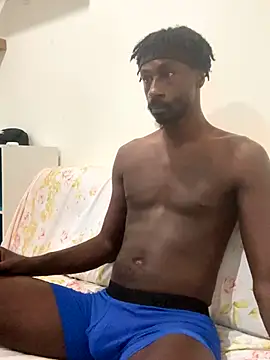 Snapshot of JuicyBlackD83 chatting on 11/10/25, 06:01 JuicyBlackD83 online show from 11/10/25, 06:01