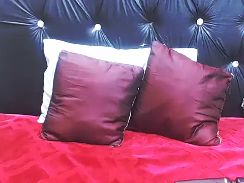 AppleAss02 online show from 11/13/25, 05:01