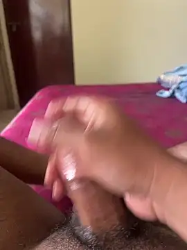 Snapshot of aliahmed98770 chatting on 10/16/25, 05:30 aliahmed98770 online show from 10/16/25, 05:30