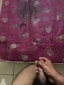 Snapshot of aliahmed98770 chatting on 12/13/25, 07:53 aliahmed98770 online show from 12/13/25, 07:53