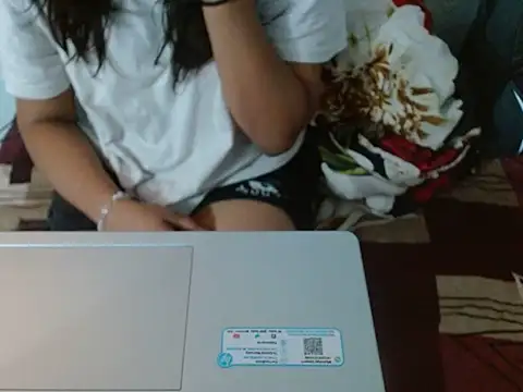 Snapshot of Vaani_Singha chatting on 11/22/25, 11:09 Vaani Singha online show from 11/22/25, 11:09